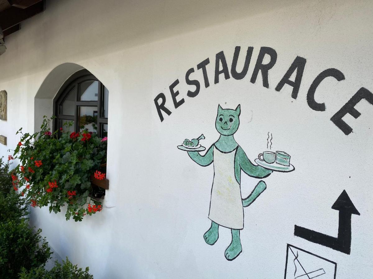 Hostinec U Pejska A Kocicky Mariánské Lázně Exterior foto