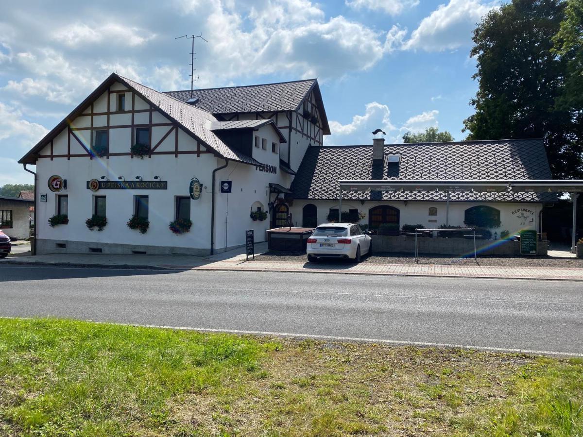 Hostinec U Pejska A Kocicky Mariánské Lázně Exterior foto