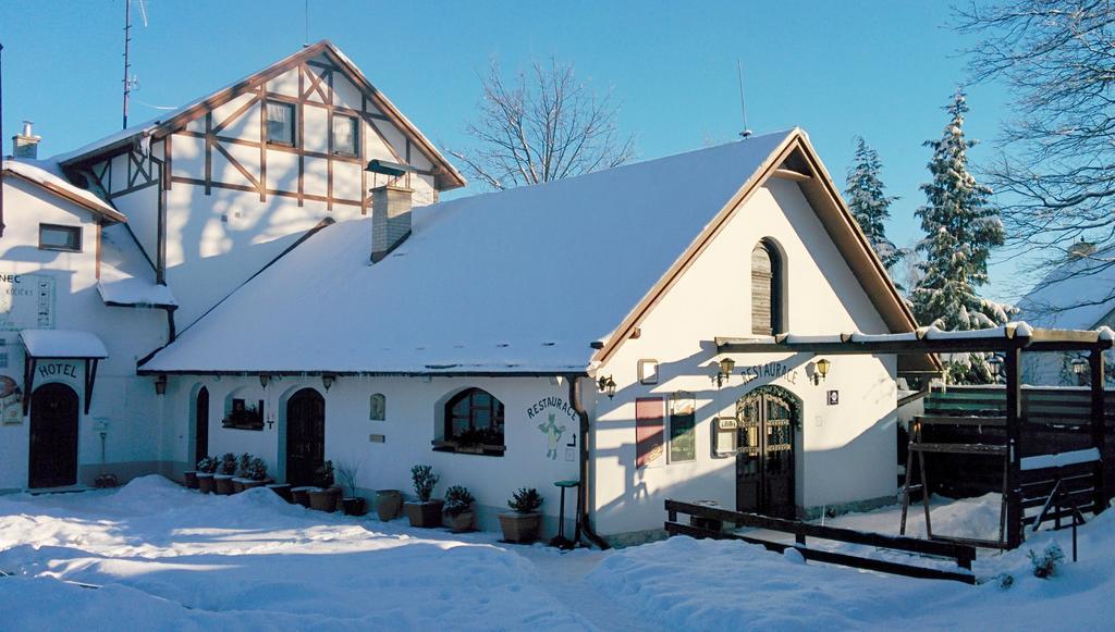Hostinec U Pejska A Kocicky Mariánské Lázně Exterior foto